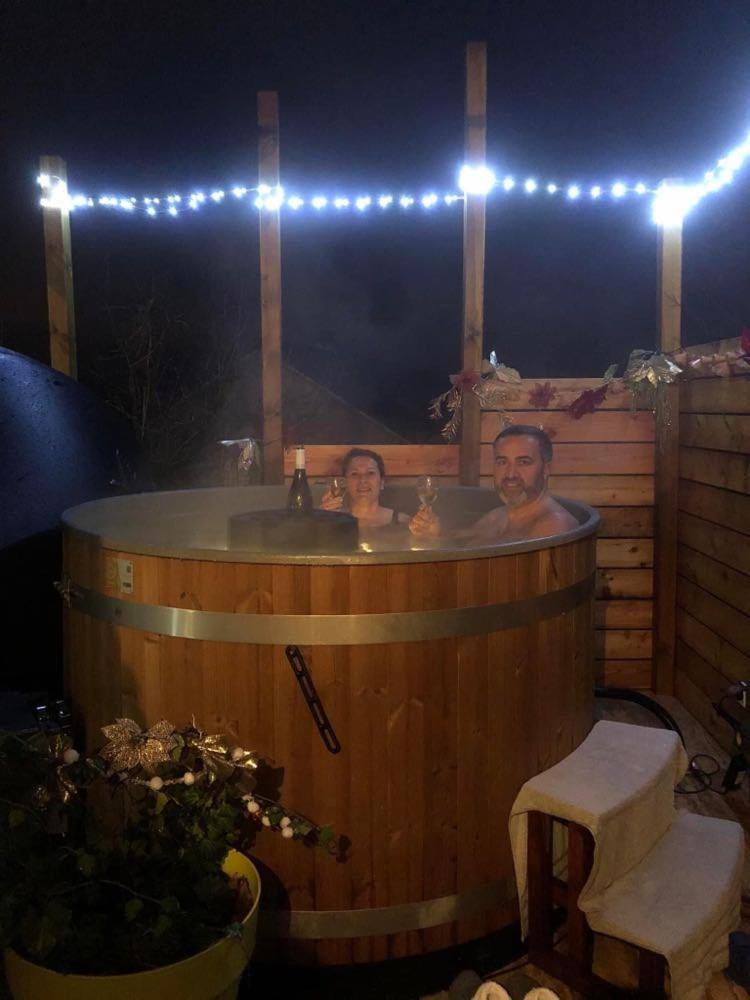 A La Marc'Quize Chambres D'Hotes, Petit Dejeuner Compris, Avec Piscine A Debordement En Exterieur, Bain Nordique A 38 Degres En Prestation Supplement Sur Reservation Horaire Anticipee 1 Place De Parking Gratuite Sur Place Mouxy Zewnętrze zdjęcie