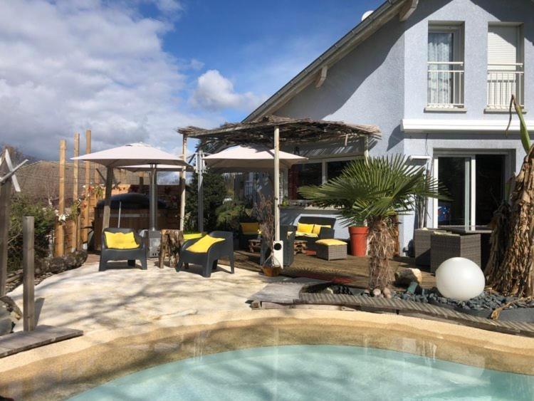 A La Marc'Quize Chambres D'Hotes, Petit Dejeuner Compris, Avec Piscine A Debordement En Exterieur, Bain Nordique A 38 Degres En Prestation Supplement Sur Reservation Horaire Anticipee 1 Place De Parking Gratuite Sur Place Mouxy Zewnętrze zdjęcie