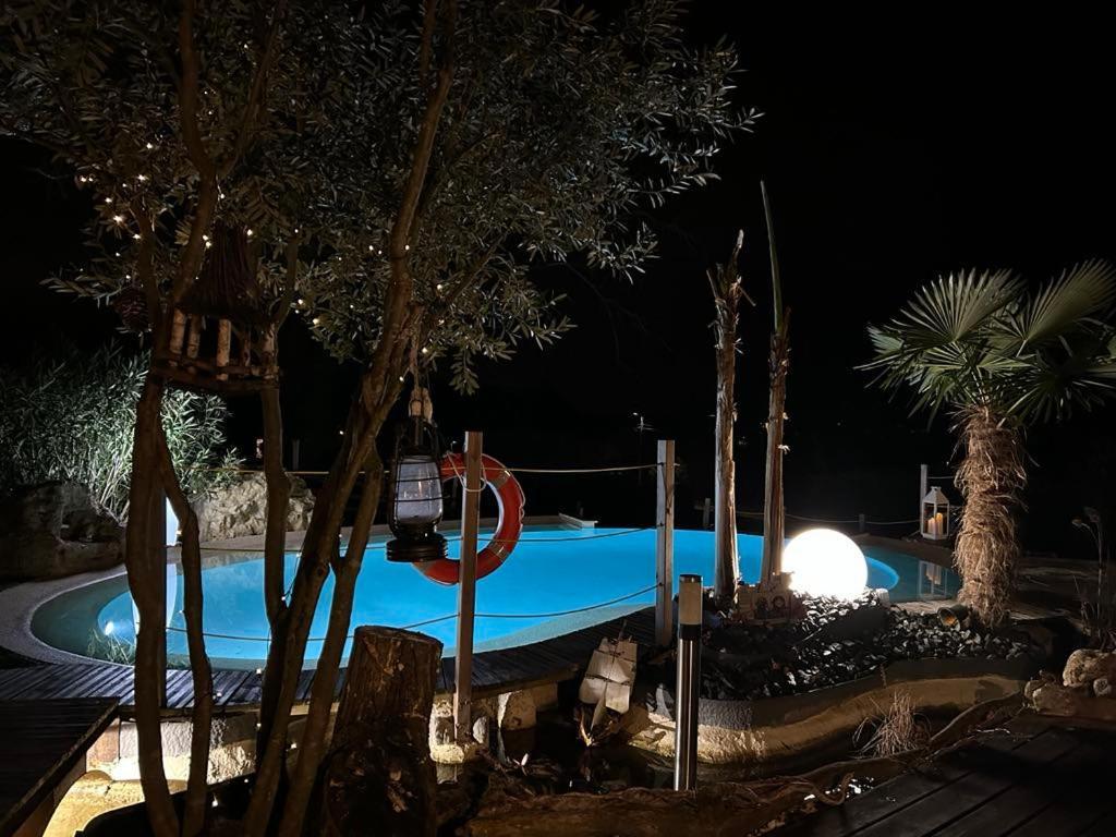 A La Marc'Quize Chambres D'Hotes, Petit Dejeuner Compris, Avec Piscine A Debordement En Exterieur, Bain Nordique A 38 Degres En Prestation Supplement Sur Reservation Horaire Anticipee 1 Place De Parking Gratuite Sur Place Mouxy Zewnętrze zdjęcie